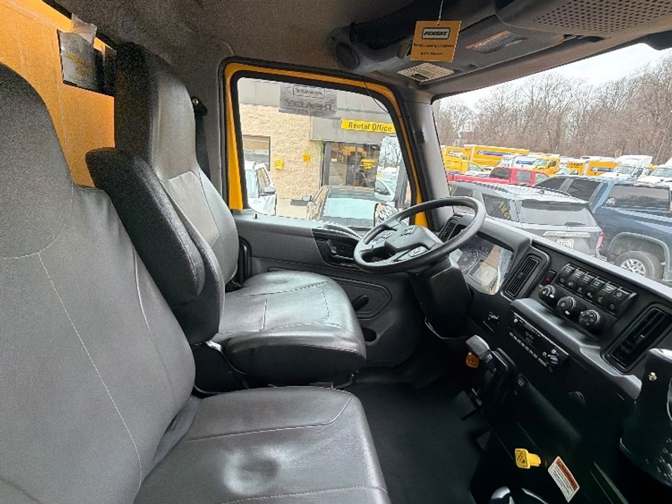 Medium Duty Box Truck-Light and Medium Duty Trucks-International-2021-MV607-Belcamp-MD-220,571\n\t\tmiles-$ 37,750 - Image 22