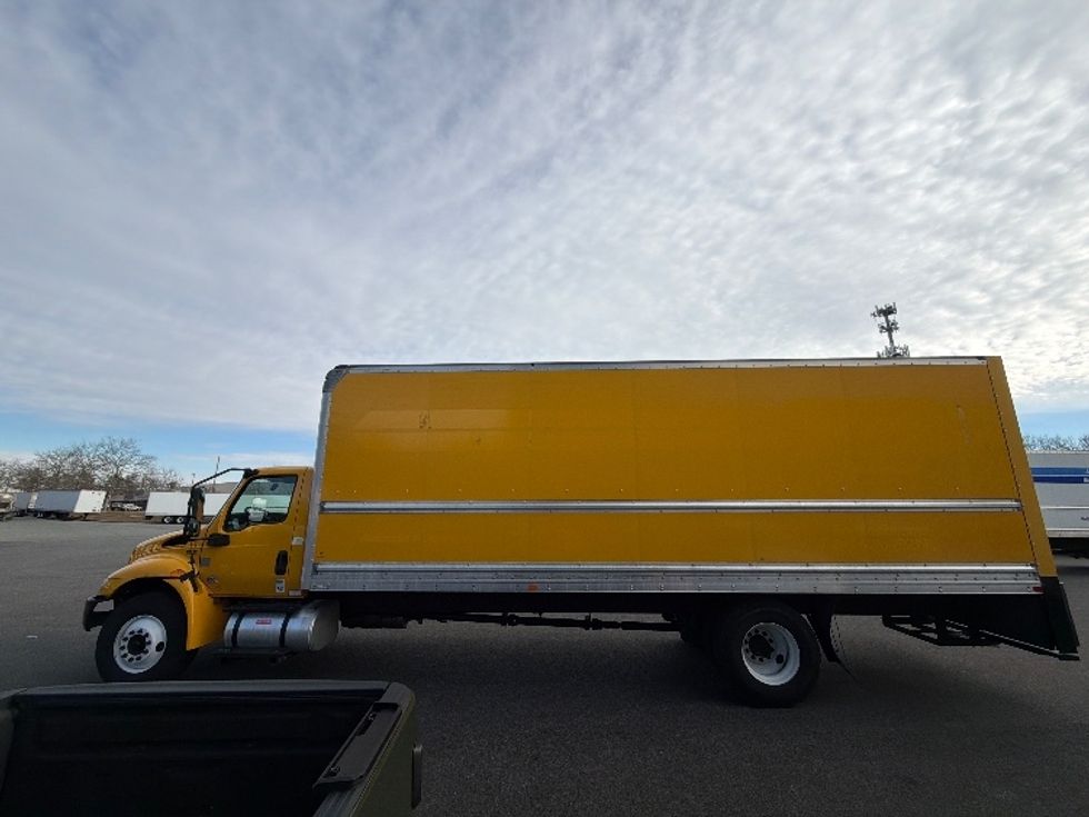 Medium Duty Box Truck-Light and Medium Duty Trucks-International-2021-MV607-Belcamp-MD-227,770\n\t\tmiles-$ 35,750 - Image 4