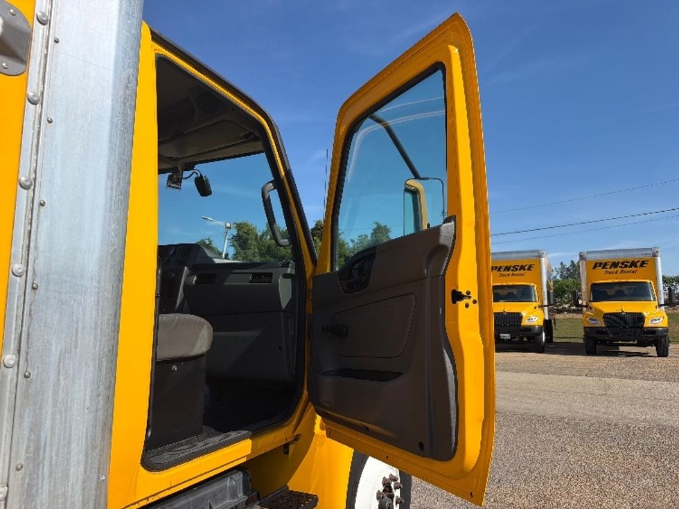 Medium Duty Box Truck-Light and Medium Duty Trucks-International-2021-MV607-Belden-MS-241,017\n\t\tmiles-$ 37,500 - Image 20