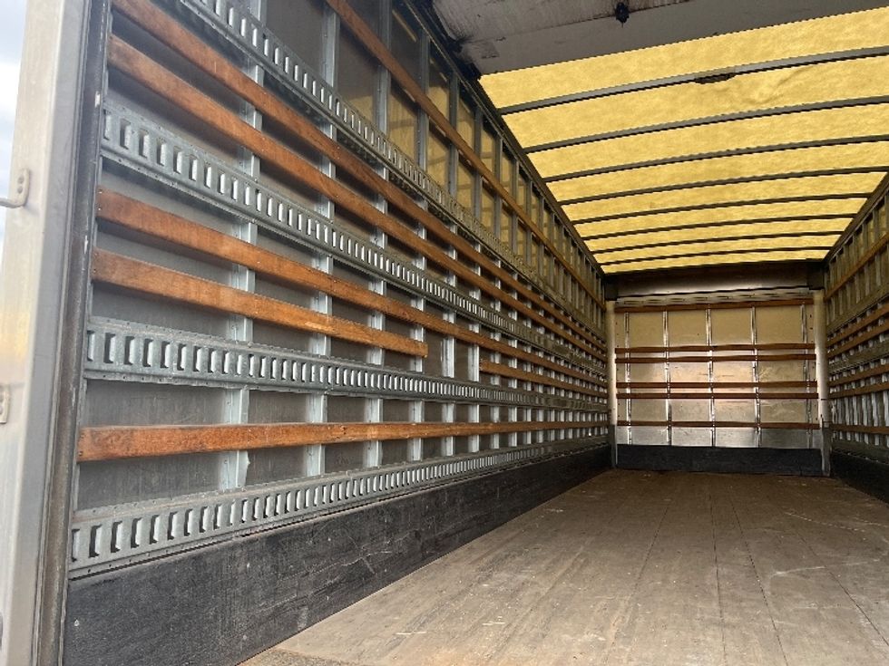 Medium Duty Box Truck-Light and Medium Duty Trucks-International-2021-MV607-Bensalem-PA-334,529\n\t\tmiles-$ 27,500 - Image 11