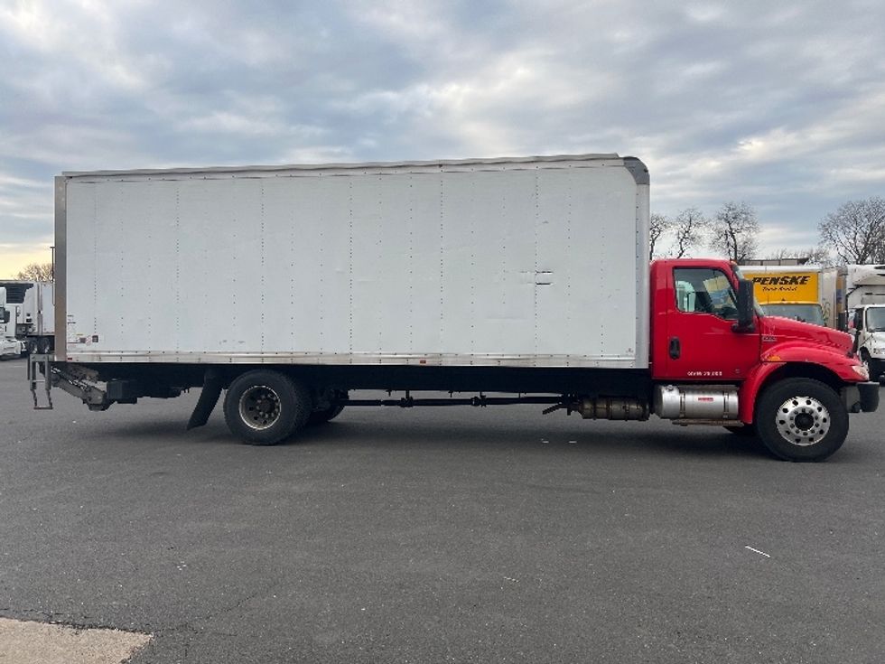 Medium Duty Box Truck-Light and Medium Duty Trucks-International-2021-MV607-Bensalem-PA-334,529\n\t\tmiles-$ 27,500 - Image 15