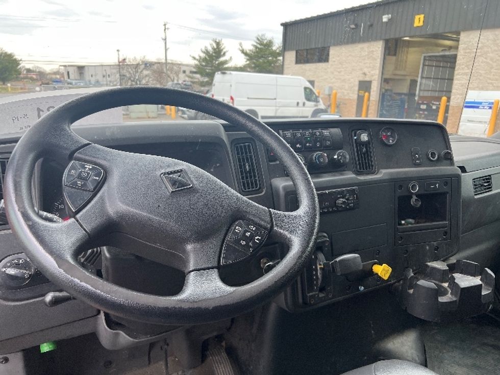 Medium Duty Box Truck-Light and Medium Duty Trucks-International-2021-MV607-Bensalem-PA-334,529\n\t\tmiles-$ 27,500 - Image 18