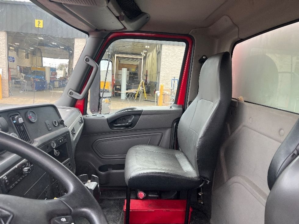 Medium Duty Box Truck-Light and Medium Duty Trucks-International-2021-MV607-Bensalem-PA-334,529\n\t\tmiles-$ 27,500 - Image 19