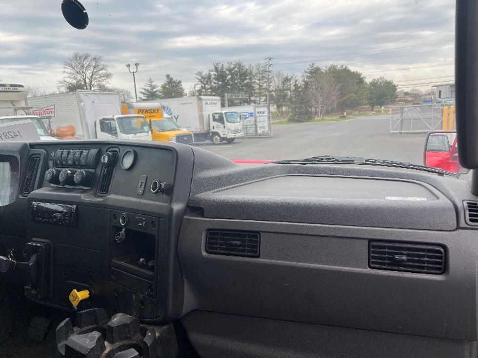 Medium Duty Box Truck-Light and Medium Duty Trucks-International-2021-MV607-Bensalem-PA-334,529\n\t\tmiles-$ 27,500 - Image 21