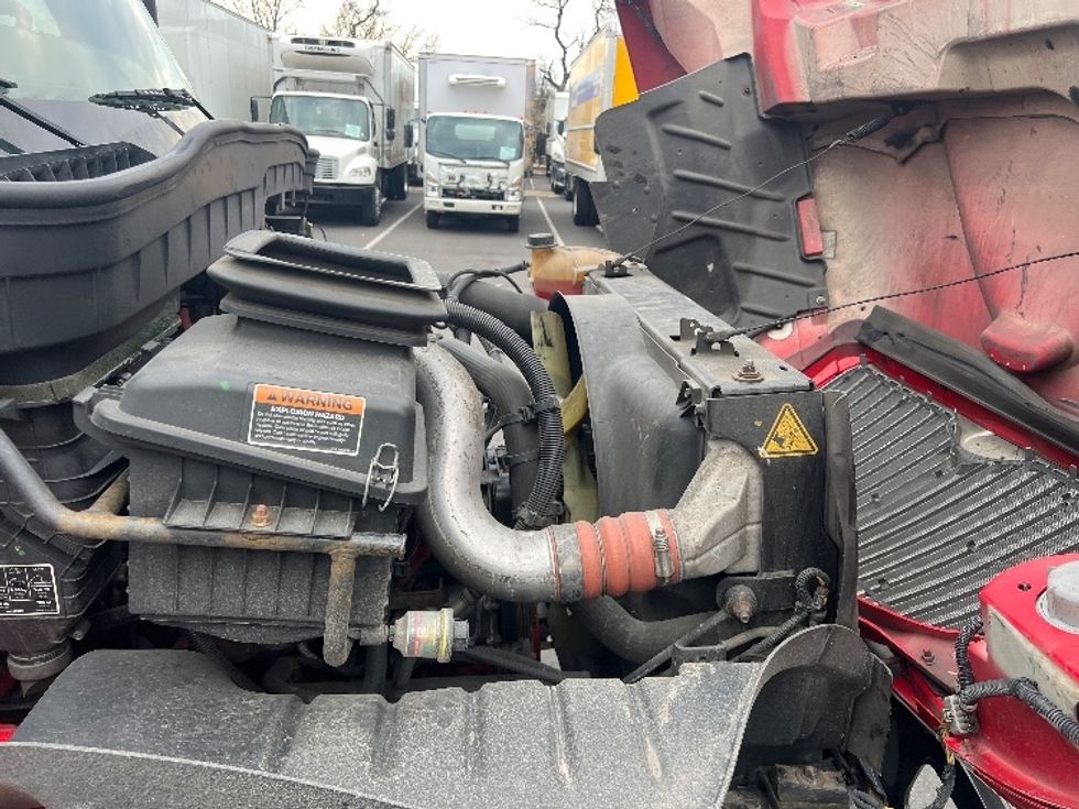 Medium Duty Box Truck-Light and Medium Duty Trucks-International-2021-MV607-Bensalem-PA-334,529\n\t\tmiles-$ 27,500 - Image 23