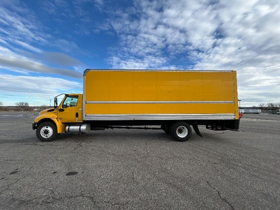 Medium Duty Box Truck-Light and Medium Duty Trucks-International-2021-MV607-Billings-MT-218,853\n\t\tmiles-$ 39,500 - Image 4