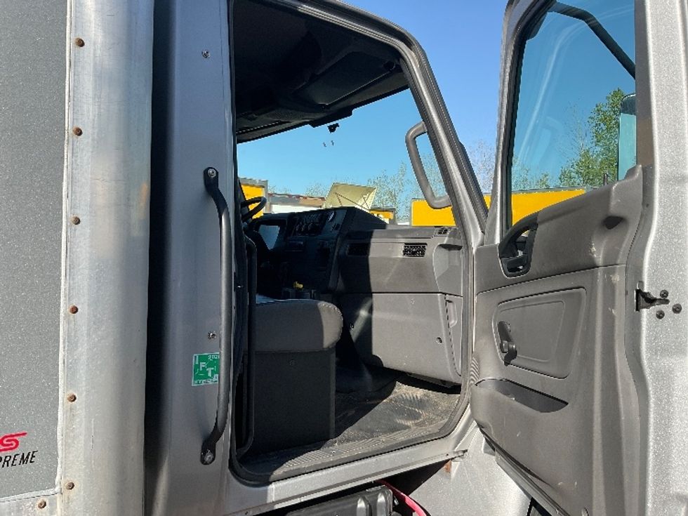 Medium Duty Box Truck-Light and Medium Duty Trucks-International-2021-MV607-Binghamton-NY-242,844\n\t\tmiles-$ 44,500 - Image 20