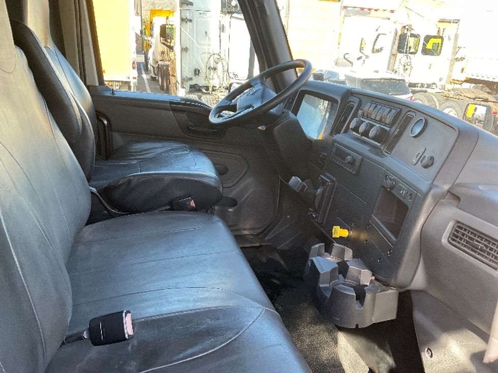 Medium Duty Box Truck-Light and Medium Duty Trucks-International-2021-MV607-Binghamton-NY-242,844\n\t\tmiles-$ 44,500 - Image 22