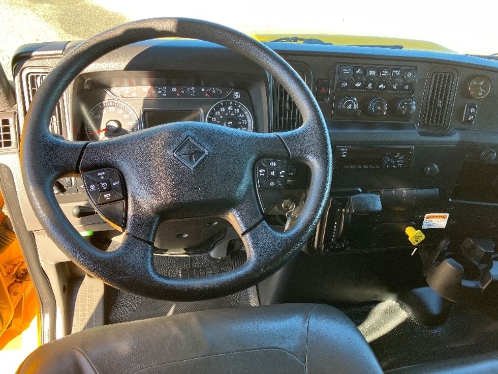 Medium Duty Box Truck-Light and Medium Duty Trucks-International-2021-MV607-Birmingham-AL-182,609\n\t\tmiles-$ 48,000 - Image 16