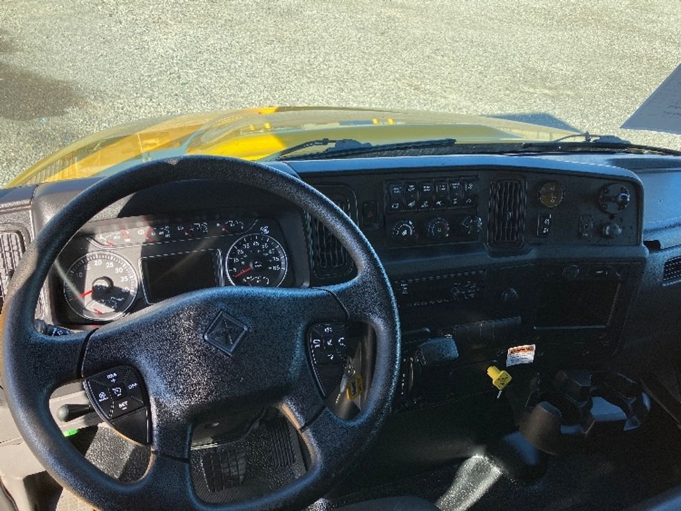 Medium Duty Box Truck-Light and Medium Duty Trucks-International-2021-MV607-Birmingham-AL-182,609\n\t\tmiles-$ 48,000 - Image 17