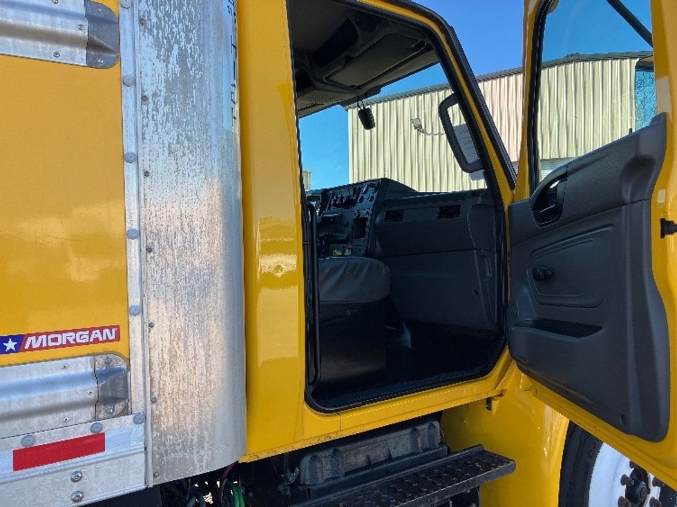 Medium Duty Box Truck-Light and Medium Duty Trucks-International-2021-MV607-Birmingham-AL-182,609\n\t\tmiles-$ 48,000 - Image 19