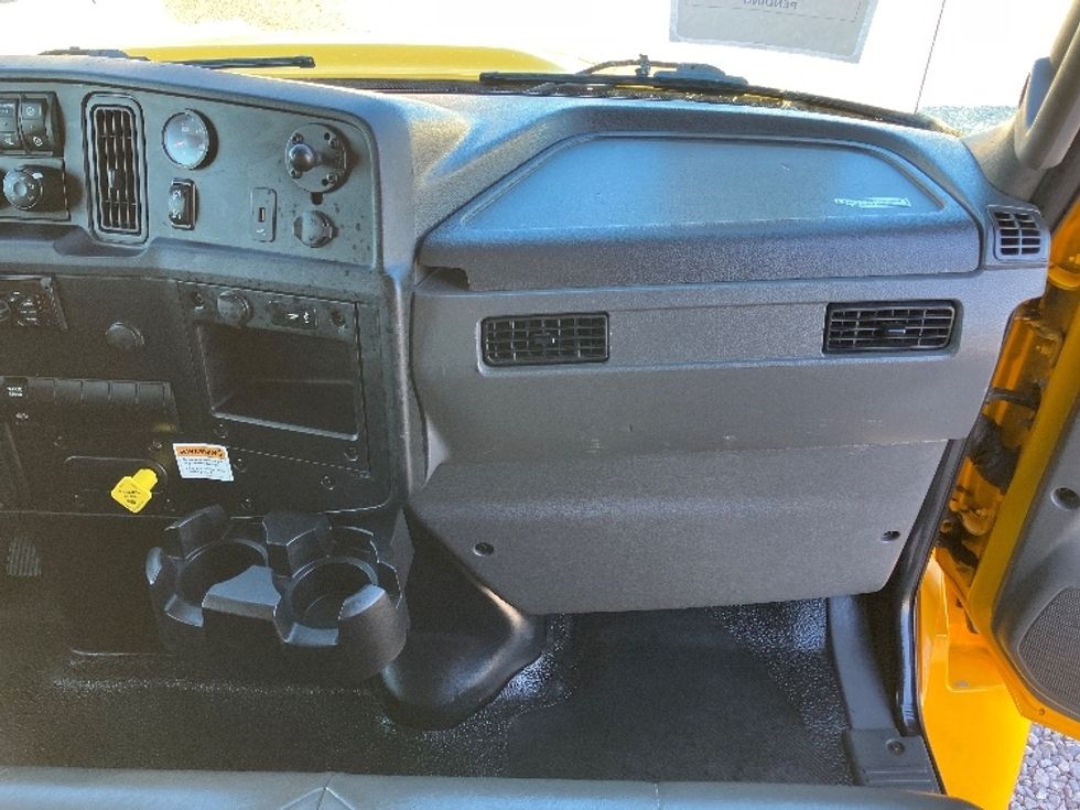 Medium Duty Box Truck-Light and Medium Duty Trucks-International-2021-MV607-Birmingham-AL-182,609\n\t\tmiles-$ 48,000 - Image 20