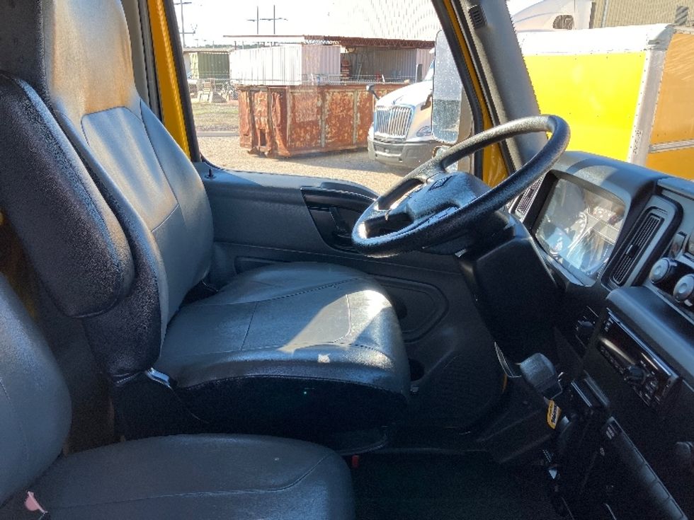 Medium Duty Box Truck-Light and Medium Duty Trucks-International-2021-MV607-Birmingham-AL-182,609\n\t\tmiles-$ 48,000 - Image 21