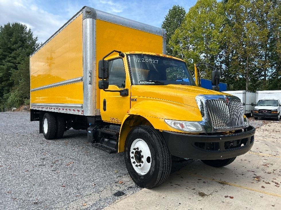 Medium Duty Box Truck-Light and Medium Duty Trucks-International-2021-MV607-Blountville-TN-209,816\n\t\tmiles-$ 32,500 - Image 1