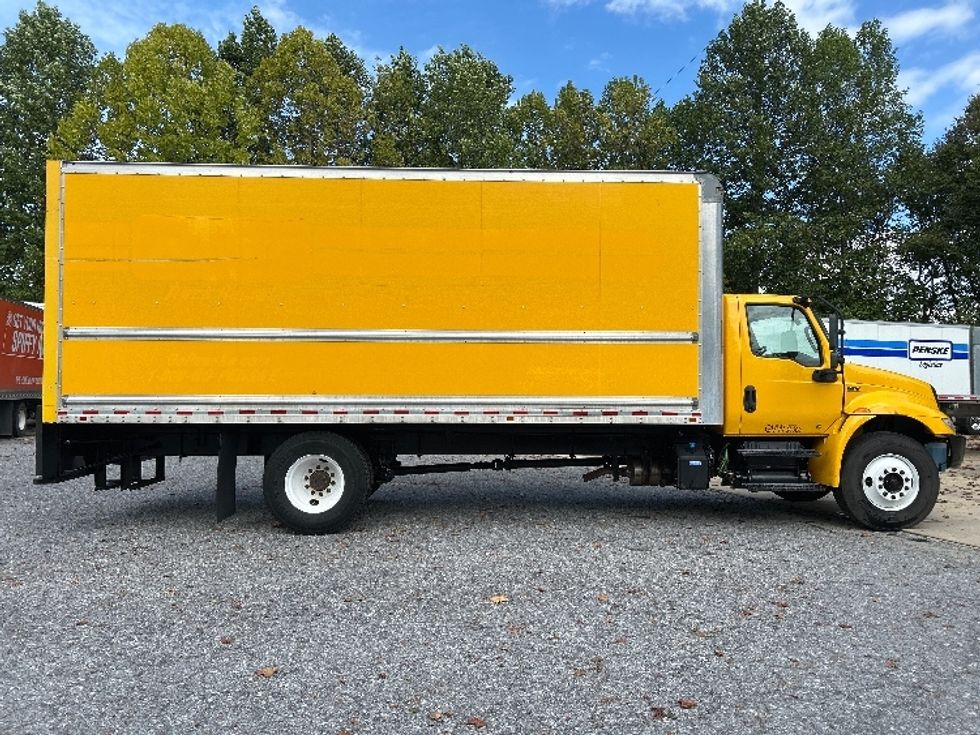 Medium Duty Box Truck-Light and Medium Duty Trucks-International-2021-MV607-Blountville-TN-209,816\n\t\tmiles-$ 32,500 - Image 15