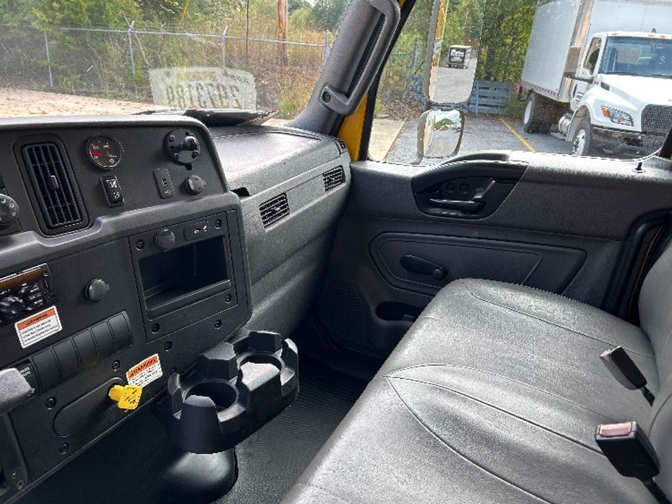 Medium Duty Box Truck-Light and Medium Duty Trucks-International-2021-MV607-Blountville-TN-209,816\n\t\tmiles-$ 32,500 - Image 19
