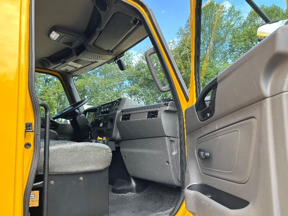 Medium Duty Box Truck-Light and Medium Duty Trucks-International-2021-MV607-Blountville-TN-209,816\n\t\tmiles-$ 32,500 - Image 20