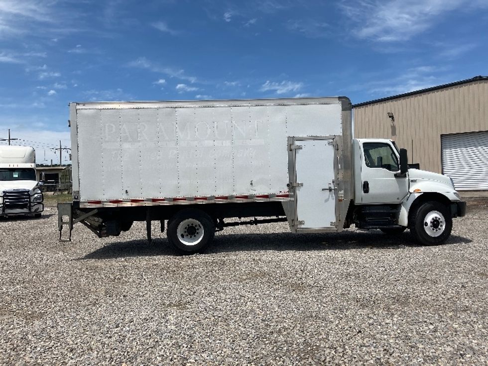 Medium Duty Box Truck-Light and Medium Duty Trucks-International-2021-MV607-Boaz-AL-208,000\n\t\tmiles-$ 42,000 - Image 15