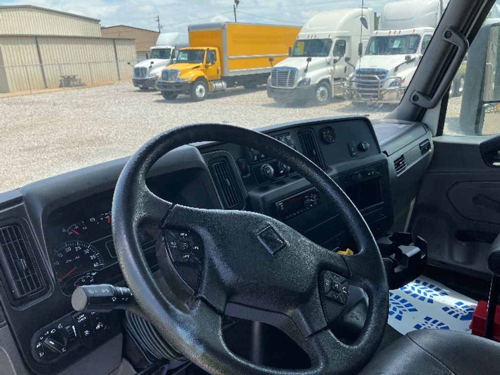 Medium Duty Box Truck-Light and Medium Duty Trucks-International-2021-MV607-Boaz-AL-208,000\n\t\tmiles-$ 42,000 - Image 17