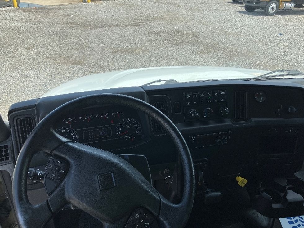 Medium Duty Box Truck-Light and Medium Duty Trucks-International-2021-MV607-Boaz-AL-208,000\n\t\tmiles-$ 42,000 - Image 18