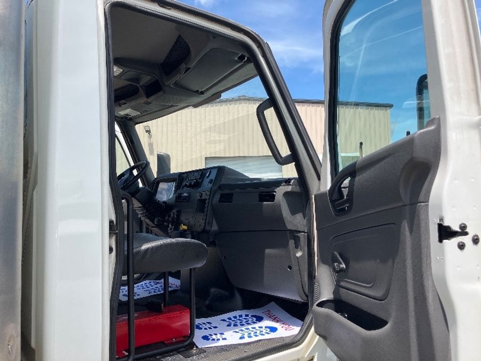 Medium Duty Box Truck-Light and Medium Duty Trucks-International-2021-MV607-Boaz-AL-208,000\n\t\tmiles-$ 42,000 - Image 20