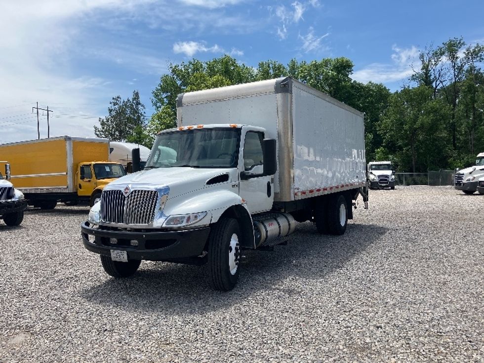 Medium Duty Box Truck-Light and Medium Duty Trucks-International-2021-MV607-Boaz-AL-208,000\n\t\tmiles-$ 42,000 - Image 3