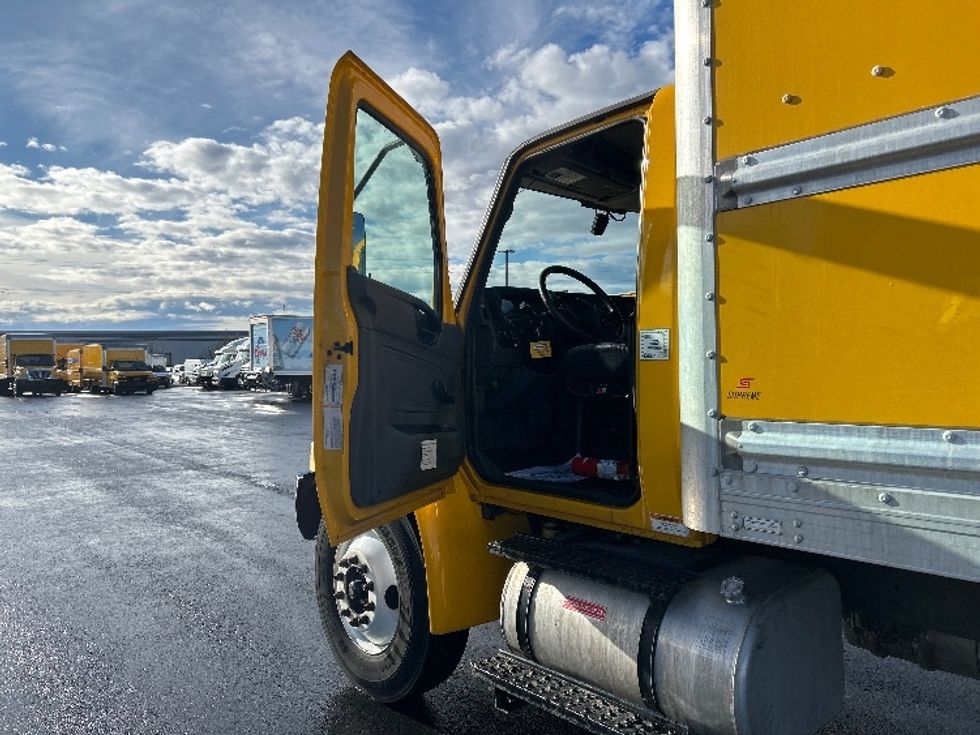 Medium Duty Box Truck-Light and Medium Duty Trucks-International-2021-MV607-Boise-ID-177,786\n\t\tmiles-$ 45,500 - Image 16