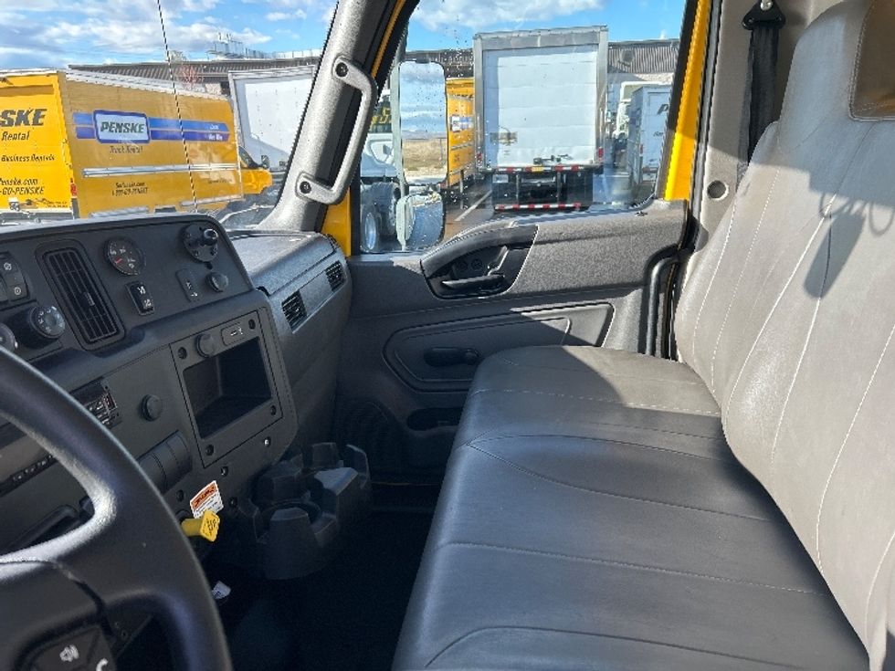 Medium Duty Box Truck-Light and Medium Duty Trucks-International-2021-MV607-Boise-ID-177,786\n\t\tmiles-$ 45,500 - Image 19