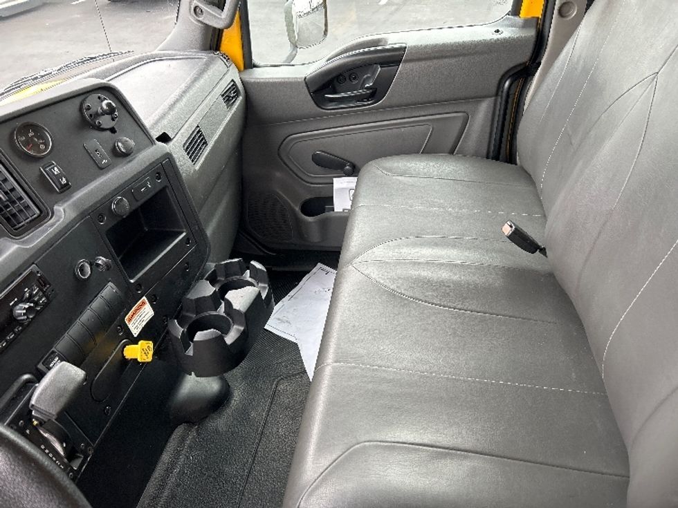 Medium Duty Box Truck-Light and Medium Duty Trucks-International-2021-MV607-Boise-ID-185,528\n\t\tmiles-$ 44,250 - Image 19