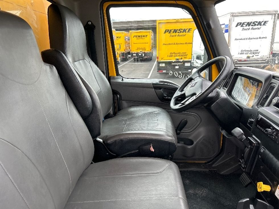 Medium Duty Box Truck-Light and Medium Duty Trucks-International-2021-MV607-Boise-ID-185,528\n\t\tmiles-$ 44,250 - Image 22