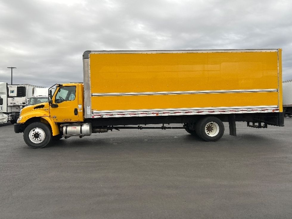 Medium Duty Box Truck-Light and Medium Duty Trucks-International-2021-MV607-Boise-ID-185,528\n\t\tmiles-$ 44,250 - Image 4