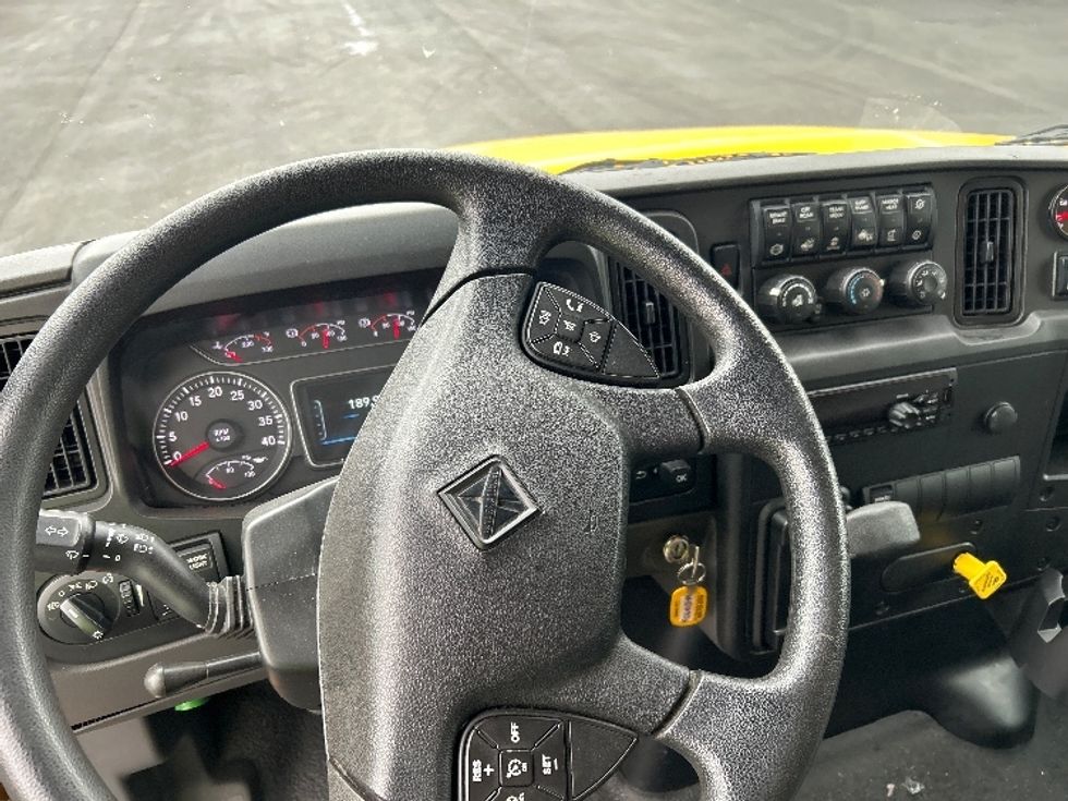 Medium Duty Box Truck-Light and Medium Duty Trucks-International-2021-MV607-Boise-ID-189,966\n\t\tmiles-$ 43,750 - Image 17