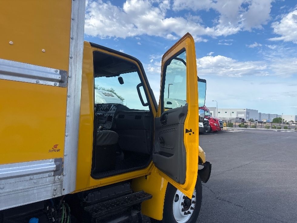 Medium Duty Box Truck-Light and Medium Duty Trucks-International-2021-MV607-Boise-ID-191,466\n\t\tmiles-$ 43,500 - Image 19