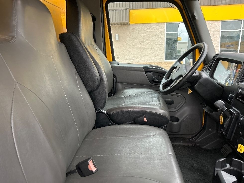 Medium Duty Box Truck-Light and Medium Duty Trucks-International-2021-MV607-Boise-ID-196,481\n\t\tmiles-$ 42,750 - Image 22