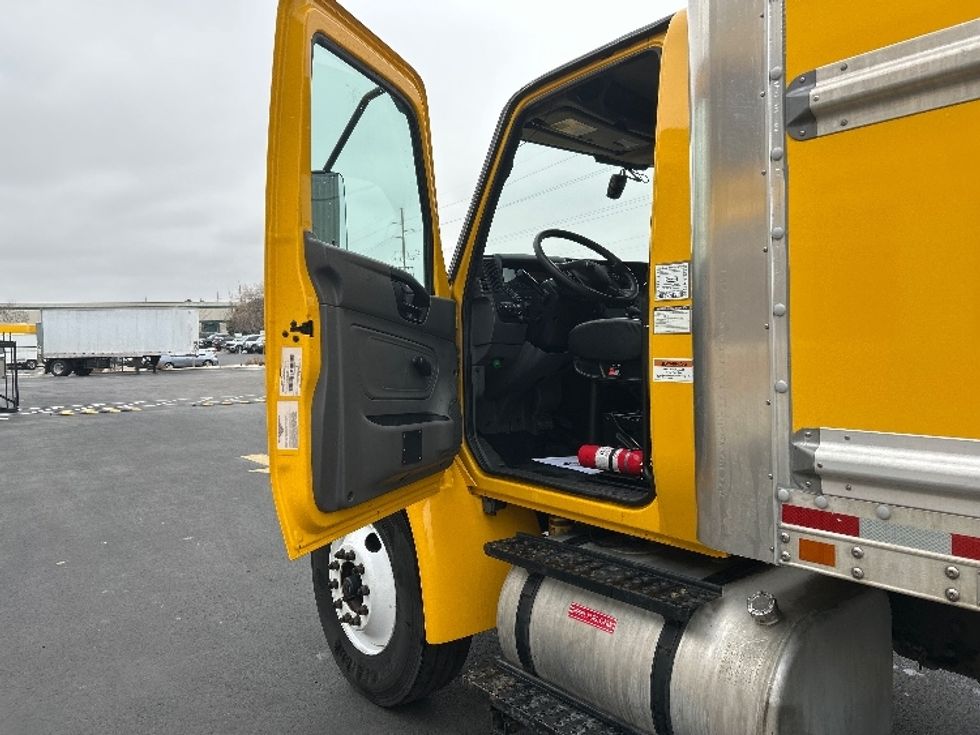 Medium Duty Box Truck-Light and Medium Duty Trucks-International-2021-MV607-Boise-ID-222,302\n\t\tmiles-$ 38,000 - Image 16