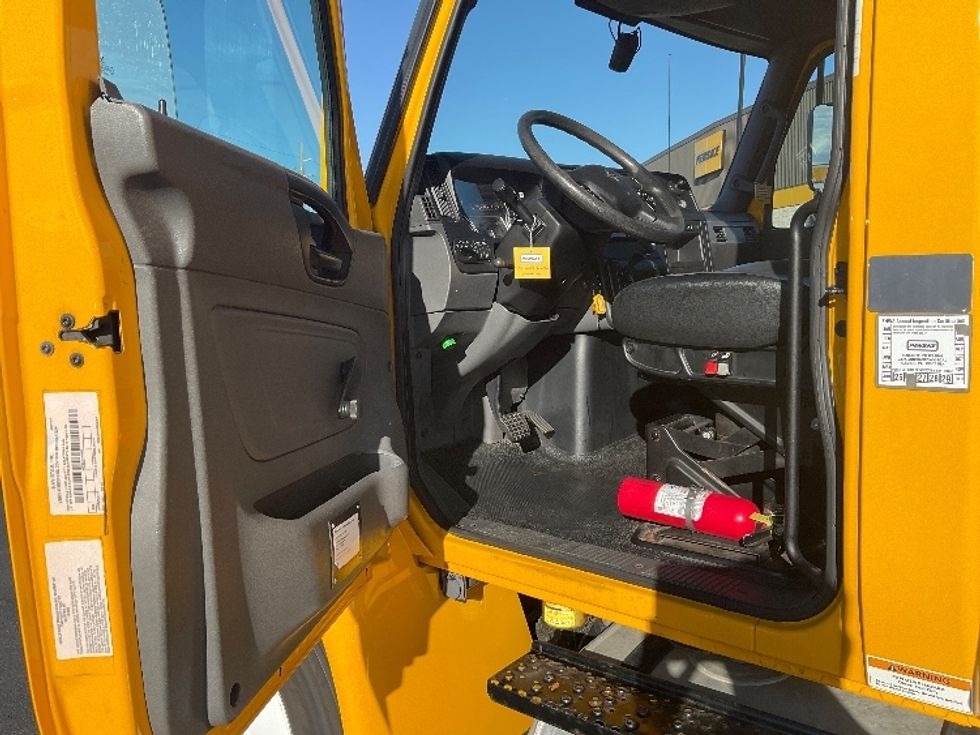 Medium Duty Box Truck-Light and Medium Duty Trucks-International-2021-MV607-Boise-ID-230,038\n\t\tmiles-$ 39,250 - Image 15