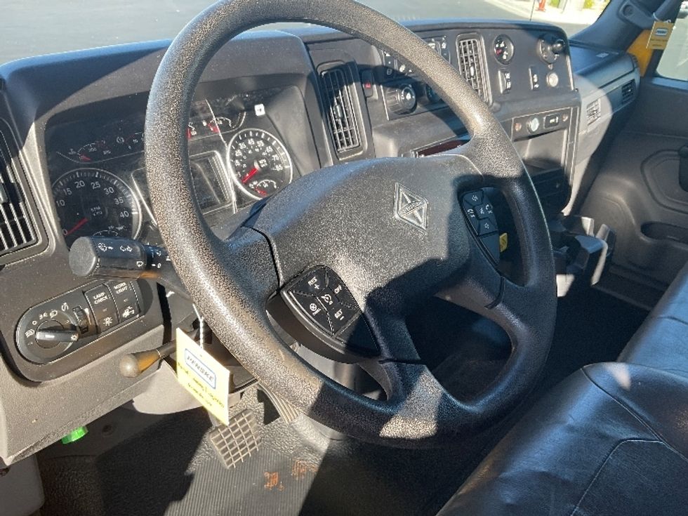 Medium Duty Box Truck-Light and Medium Duty Trucks-International-2021-MV607-Boise-ID-230,038\n\t\tmiles-$ 39,250 - Image 16