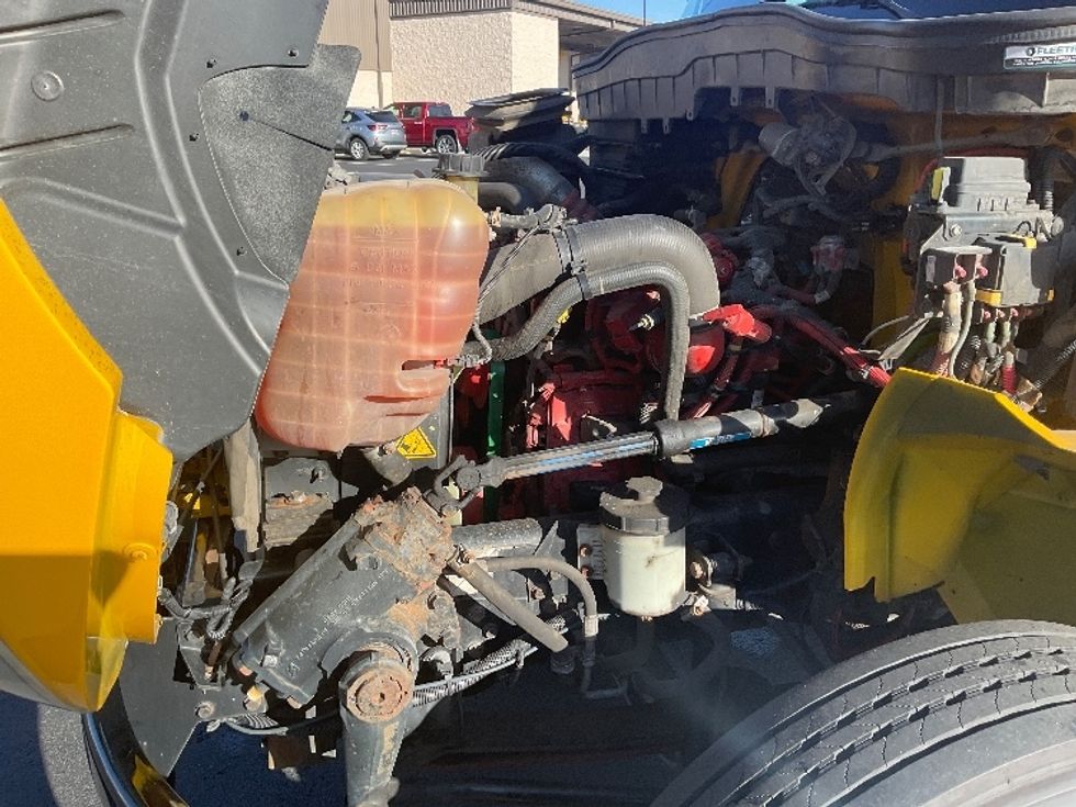 Medium Duty Box Truck-Light and Medium Duty Trucks-International-2021-MV607-Boise-ID-230,038\n\t\tmiles-$ 39,250 - Image 22