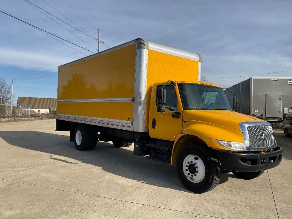 Medium Duty Box Truck-Light and Medium Duty Trucks-International-2021-MV607-Bowling Green-KY-169,834\n\t\tmiles-$ 40,500 - Image 1