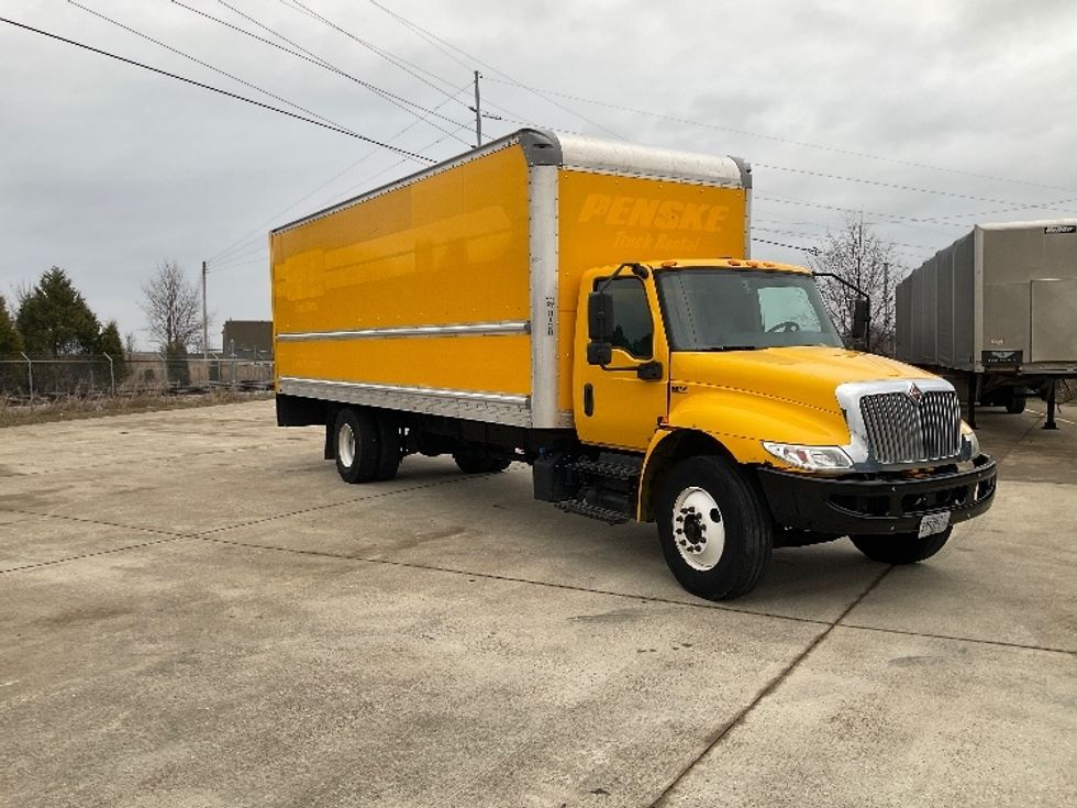 Medium Duty Box Truck-Light and Medium Duty Trucks-International-2021-MV607-Bowling Green-KY-218,594\n\t\tmiles-$ 39,500 - Image 1