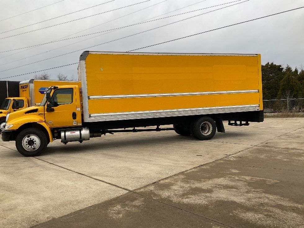 Medium Duty Box Truck-Light and Medium Duty Trucks-International-2021-MV607-Bowling Green-KY-218,594\n\t\tmiles-$ 39,500 - Image 4