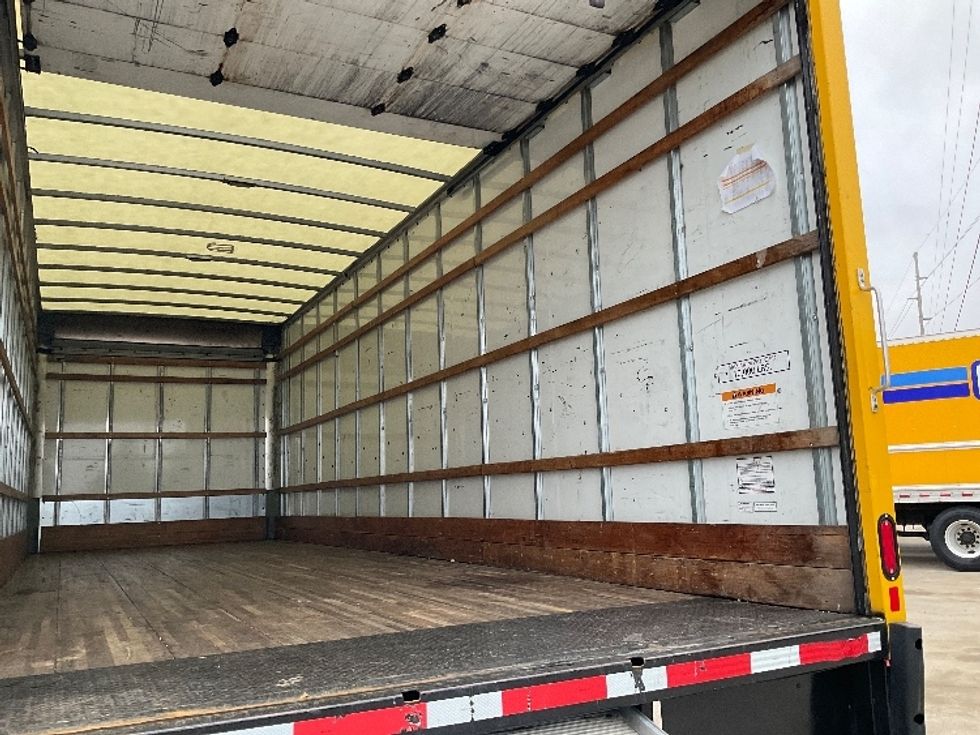 Medium Duty Box Truck-Light and Medium Duty Trucks-International-2021-MV607-Bowling Green-KY-218,594\n\t\tmiles-$ 39,500 - Image 12