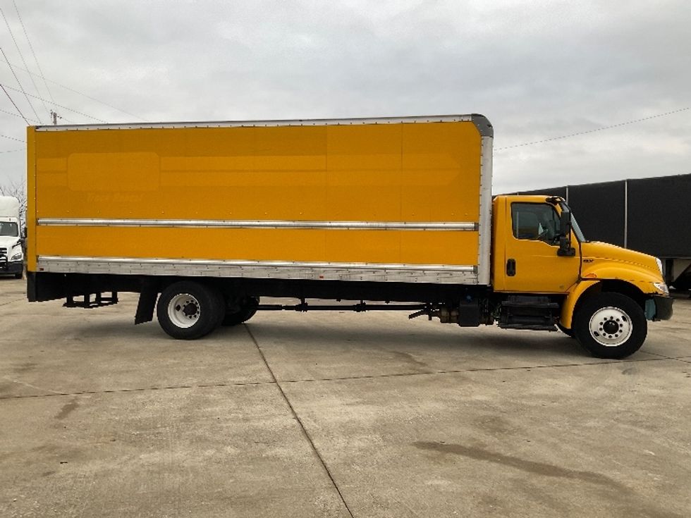 Medium Duty Box Truck-Light and Medium Duty Trucks-International-2021-MV607-Bowling Green-KY-218,594\n\t\tmiles-$ 39,500 - Image 15