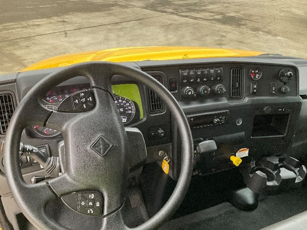 Medium Duty Box Truck-Light and Medium Duty Trucks-International-2021-MV607-Bowling Green-KY-218,594\n\t\tmiles-$ 39,500 - Image 18