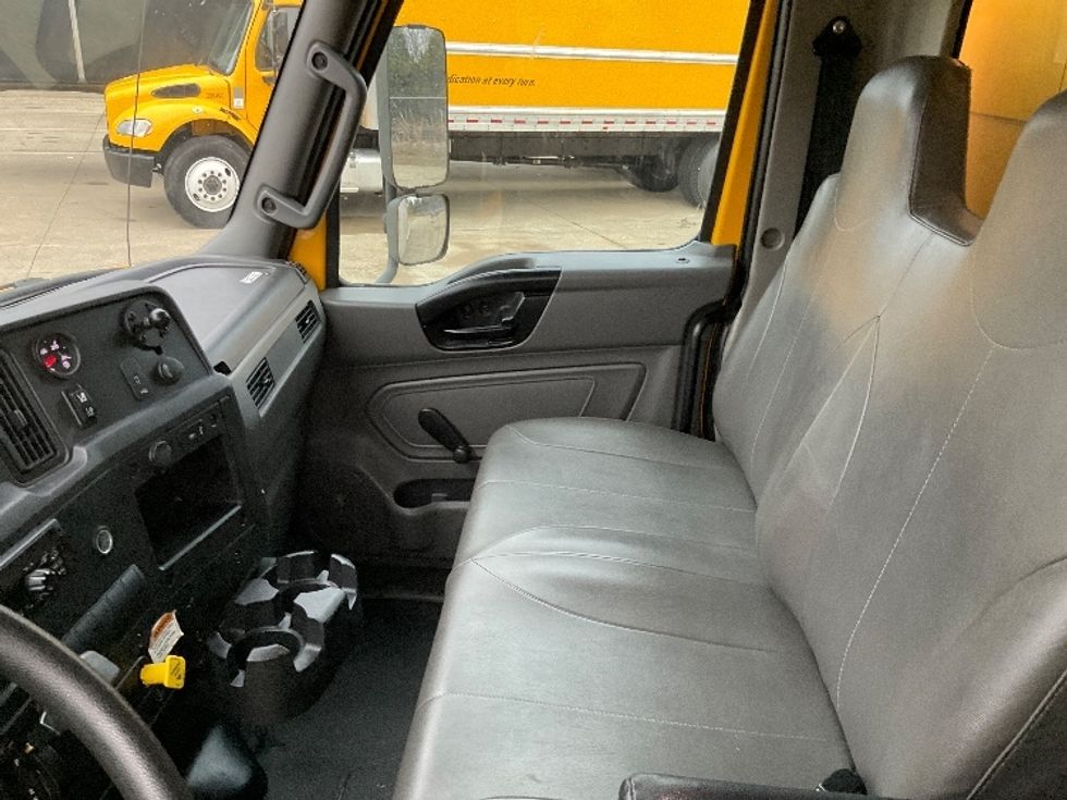 Medium Duty Box Truck-Light and Medium Duty Trucks-International-2021-MV607-Bowling Green-KY-218,594\n\t\tmiles-$ 39,500 - Image 19