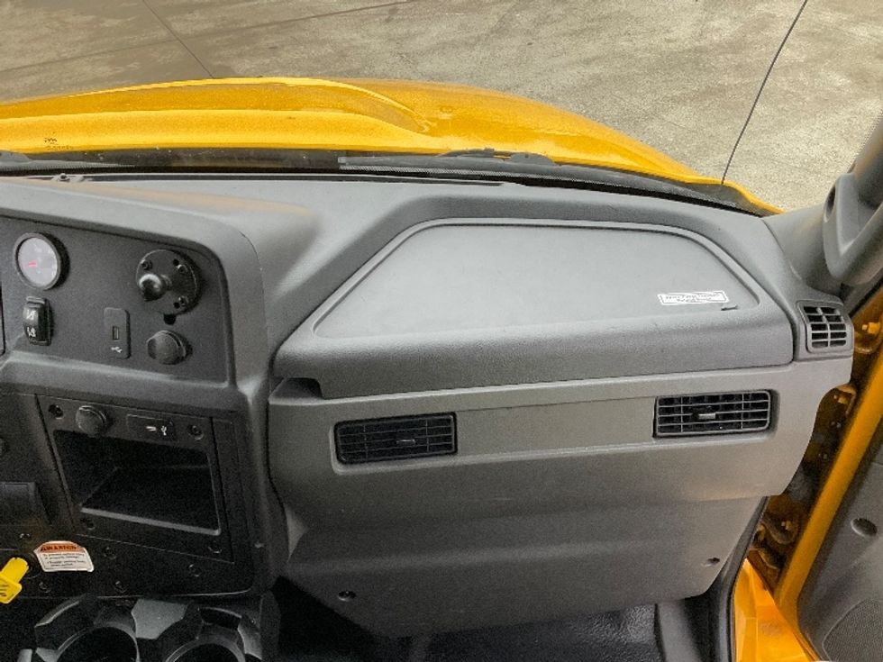 Medium Duty Box Truck-Light and Medium Duty Trucks-International-2021-MV607-Bowling Green-KY-218,594\n\t\tmiles-$ 39,500 - Image 21