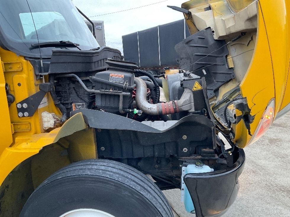 Medium Duty Box Truck-Light and Medium Duty Trucks-International-2021-MV607-Bowling Green-KY-218,594\n\t\tmiles-$ 39,500 - Image 23