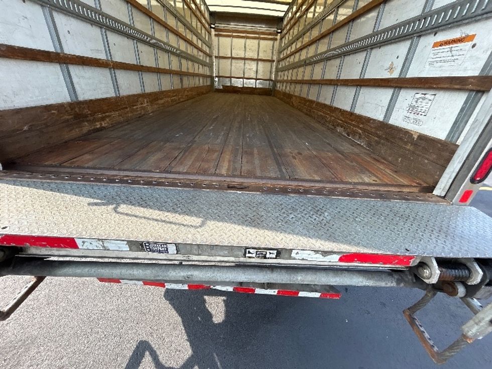 Medium Duty Box Truck-Light and Medium Duty Trucks-International-2021-MV607-Braintree-MA-191,804\n\t\tmiles-$ 53,750 - Image 10