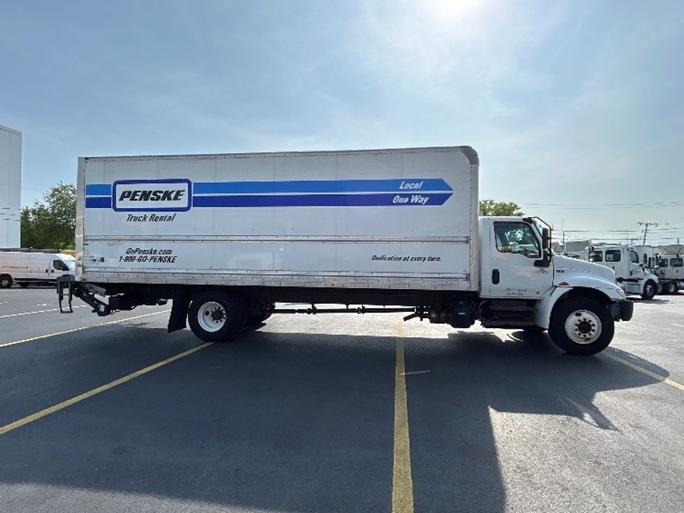 Medium Duty Box Truck-Light and Medium Duty Trucks-International-2021-MV607-Braintree-MA-191,804\n\t\tmiles-$ 53,750 - Image 15