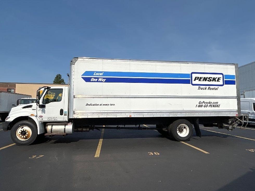 Medium Duty Box Truck-Light and Medium Duty Trucks-International-2021-MV607-Braintree-MA-191,804\n\t\tmiles-$ 53,750 - Image 4